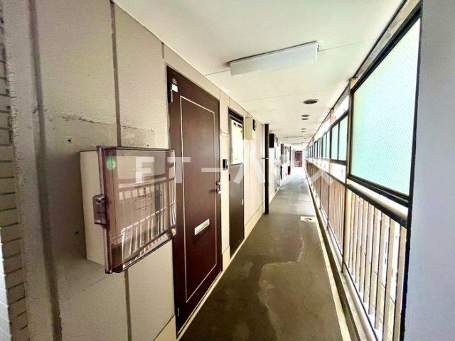 ロビー　共用廊下