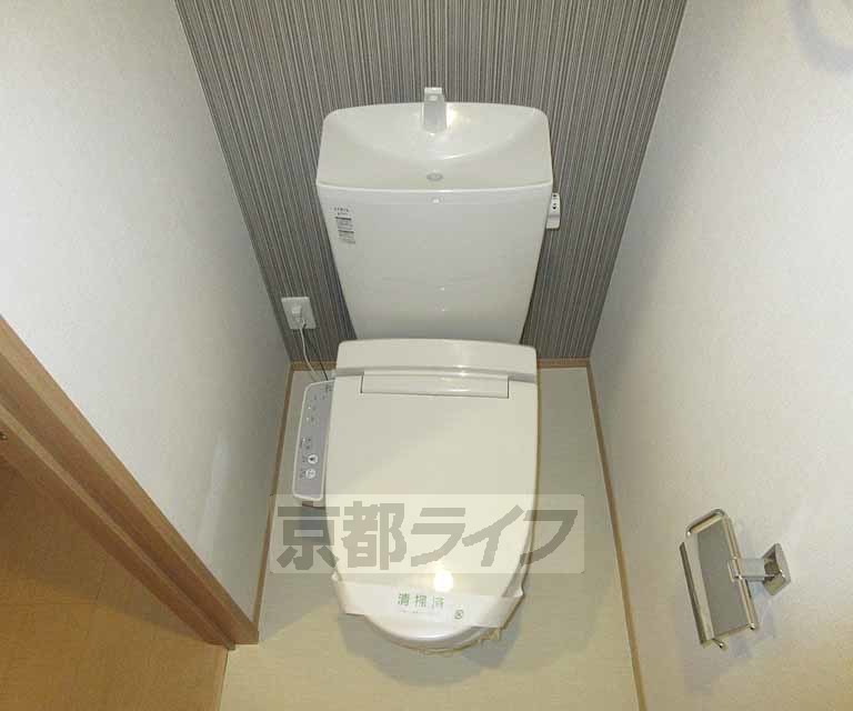 京阪石山坂本線 南滋賀駅 徒歩7分 2階建 築12年のトイレ写真