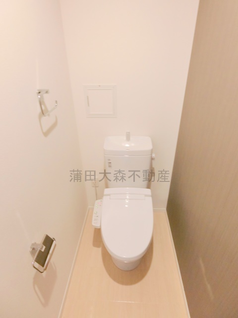 トイレ　温水洗浄便座付きのトイレ