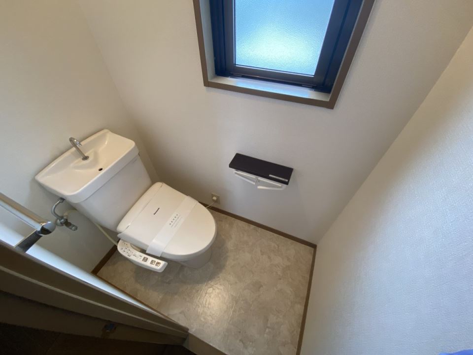 ノーマルビューのトイレ写真