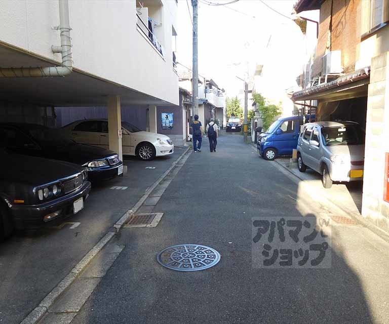 その他　前面道路です。