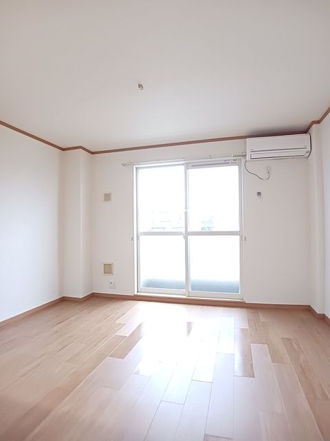 ウルー アンジュIの居間写真