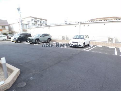 駐車場　駐車場