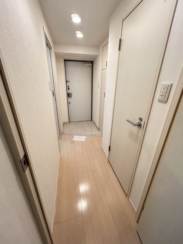 ジーコンフォートウエスト新横浜の玄関写真