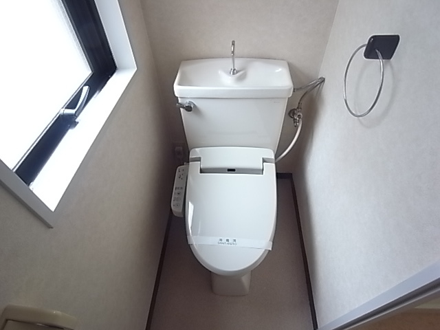 ＪＲ東海道本線 甲子園口駅 徒歩2分 4階建 築38年のトイレ写真