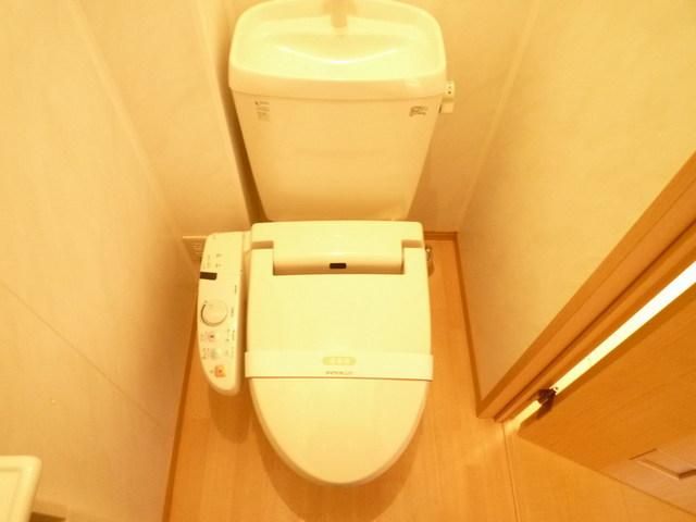 トイレ　温水洗浄便座