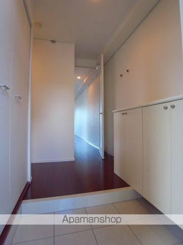名鉄名古屋本線 山王駅 徒歩11分 7階建 築16年の玄関写真