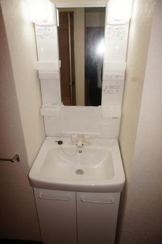 洗面設備　独立洗面台も完備です