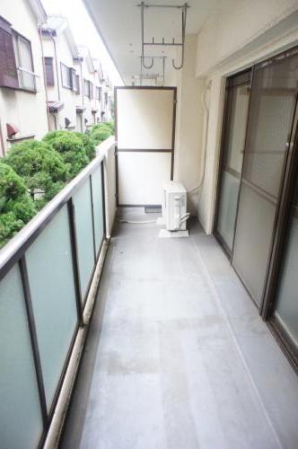 バルコニー　南向きのバルコニーです。