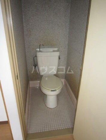 京成本線 青砥駅 徒歩8分 3階建 築43年のトイレ写真