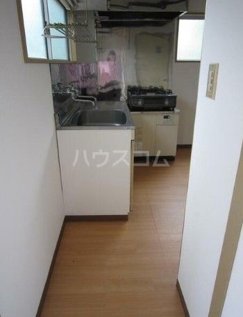 京成本線 青砥駅 徒歩8分 3階建 築43年の玄関写真