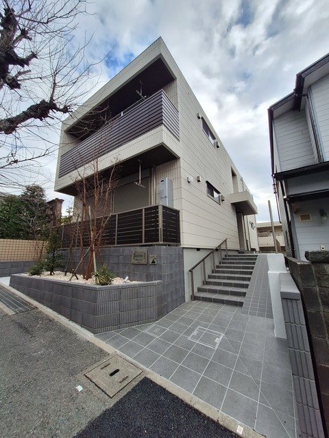 建物外観　閑静な住環境に立地