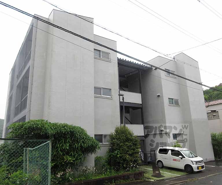 ロイヤルマンションの外観写真