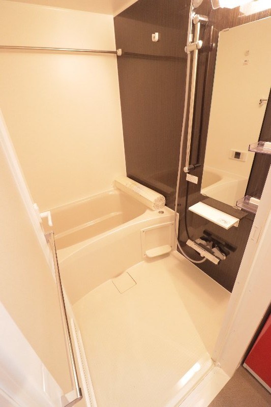 ＪＲ総武線 千葉駅 徒歩12分 16階建 築8年の風呂写真