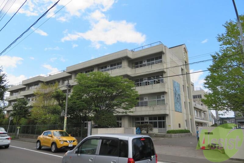 中学校　仙台市立富沢中学校（中学校）まで1238m