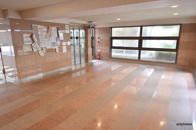 北大阪急行 緑地公園駅 徒歩7分 11階建 築30年の外観写真