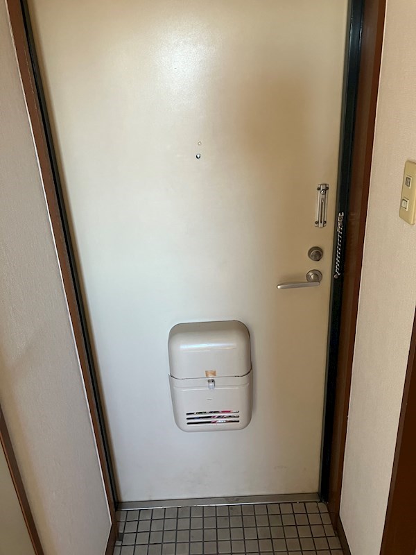 ハイツマルイの玄関写真