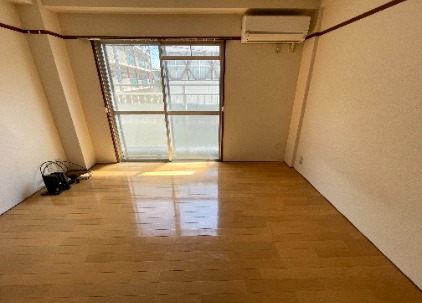 地下鉄空港線 西新駅 徒歩11分 4階建 築45年の居間写真