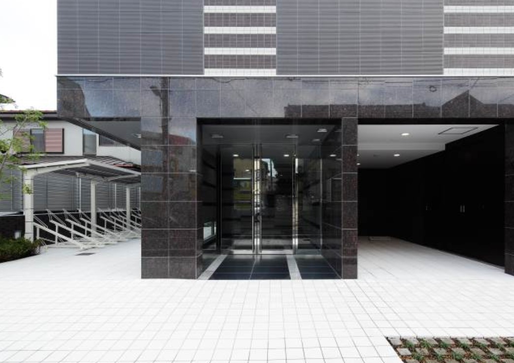 東急田園都市線 三軒茶屋駅 徒歩7分 5階建 築16年の外観写真