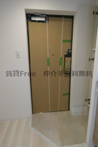 地下鉄中央線 緑橋駅 徒歩5分 13階建 築8年の玄関写真
