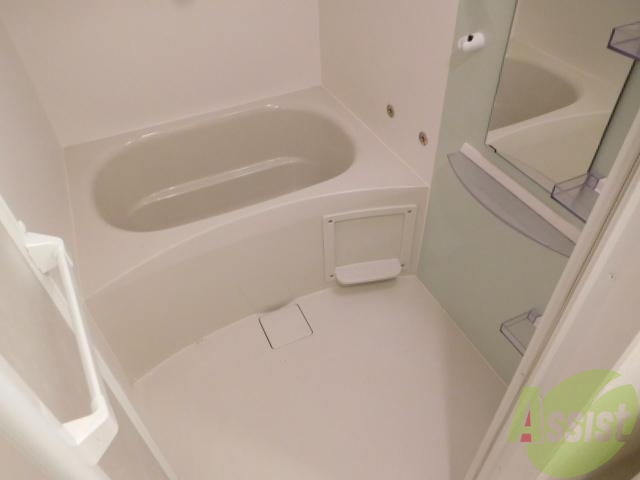 バス・シャワールーム　一日の疲れを癒せるゆったりとした浴室