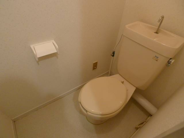 地下鉄東山線 伏見駅 徒歩3分 13階建 築37年のトイレ写真