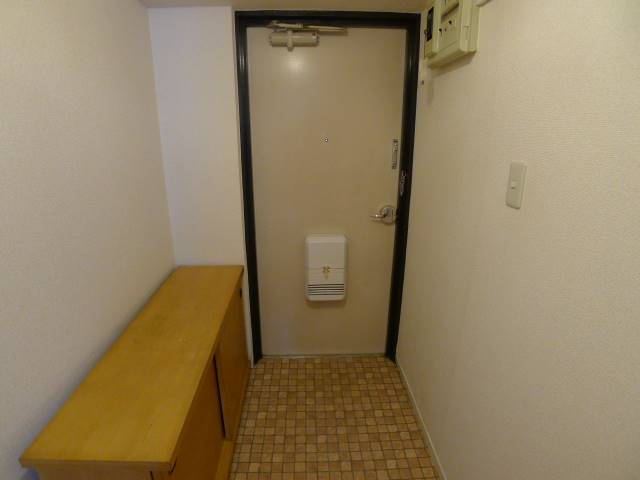 地下鉄東山線 伏見駅 徒歩3分 13階建 築37年の玄関写真