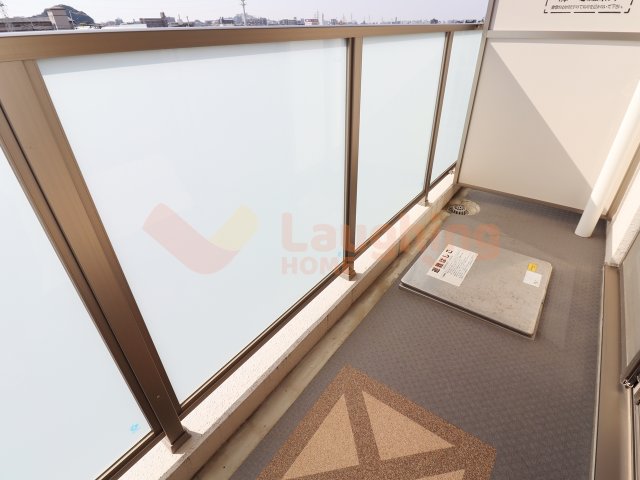 バルコニー　広々としたバルコニーです