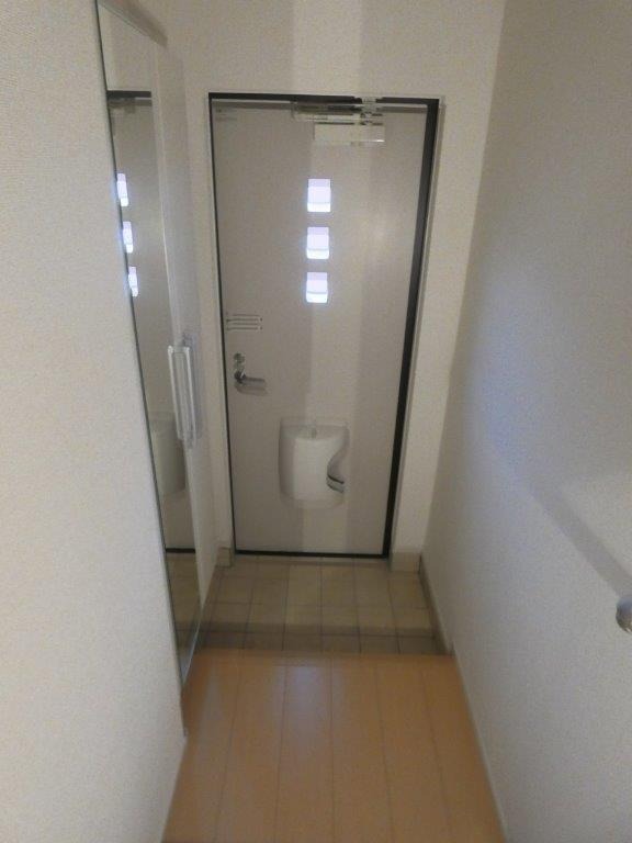 玄関　図面と現状に相違がある場合には現状を優先