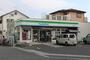 コンビニ　ファミリーマート（コンビニ）まで376m