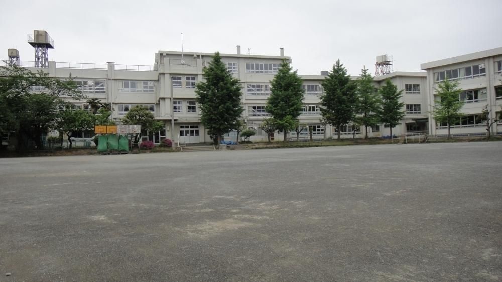 小学校　川崎市立 久地小学校（小学校）まで922m