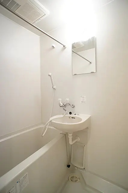 バス・シャワールーム　※同タイプ参考写真