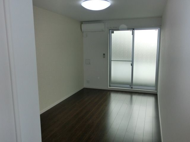 その他部屋・スペース　キッチン側からの室内です
