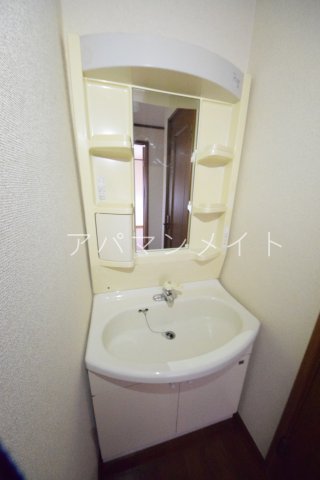 洗面設備　忙しい朝には欠かせない洗面所です