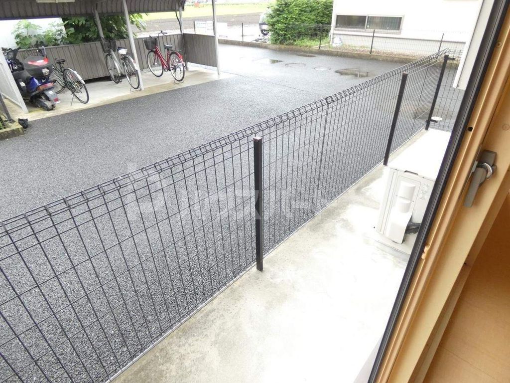 バルコニー　テラス