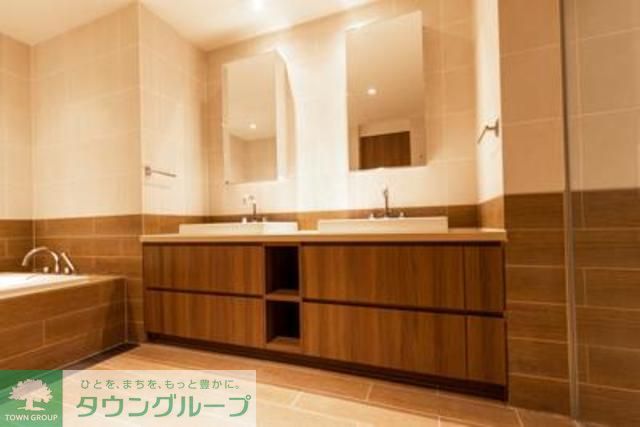 洗面設備　※写真は同タイプ住戸です。
