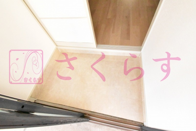 角田文化B棟の玄関写真