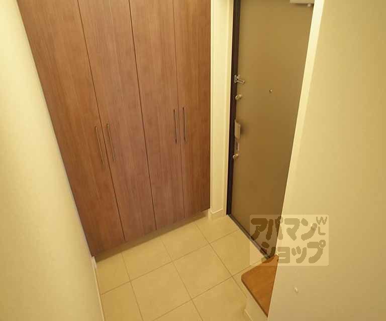 イニシア京都一乗寺の玄関写真