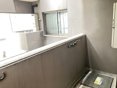 バルコニー　３０２号室の写真になります。※現況優先