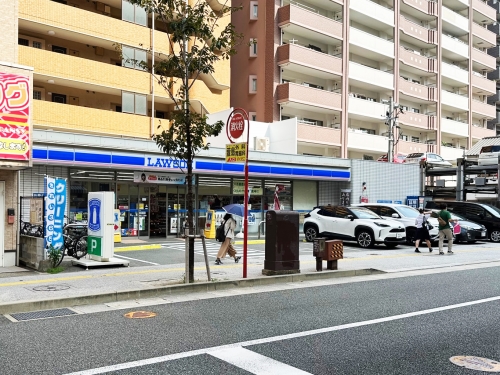 コンビニ　ローソン荒戸２丁目店（コンビニ）まで300m