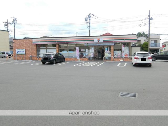 コンビニ　セブンイレブン（コンビニ）まで810m