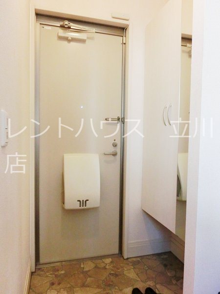 玄関　同建物参考写真