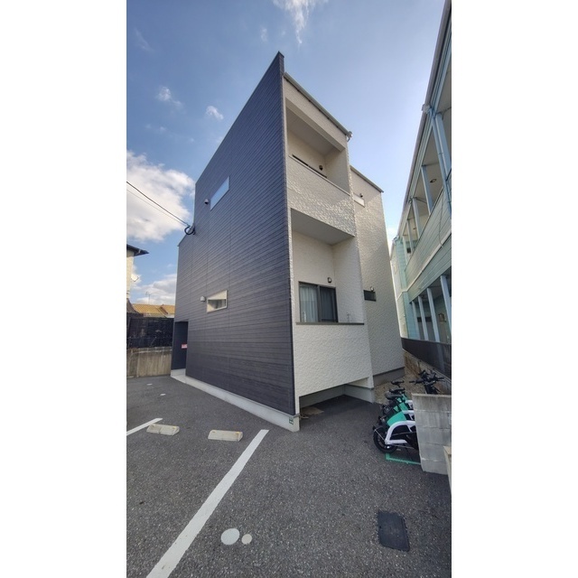FAMILY STAGE香椎駅東