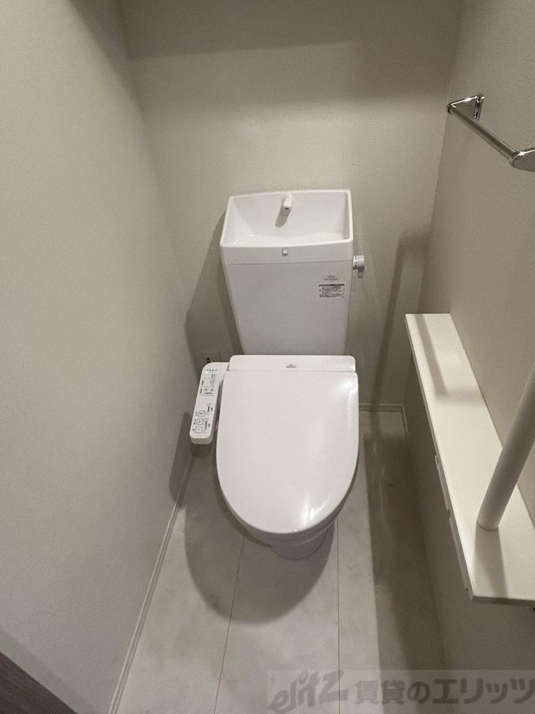 トイレ　下駄箱