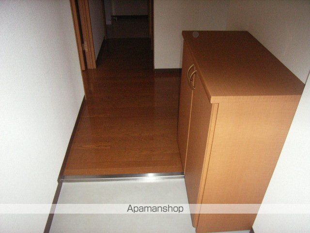 パームヒルズ本郷の玄関写真