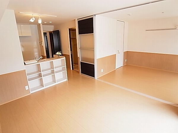 居室・リビング　同一物件別部屋写真