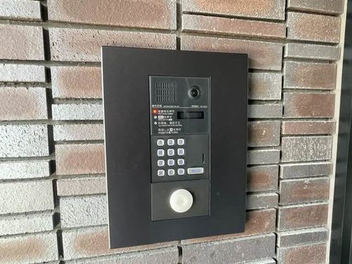 エントランス　オートロック付きで安心です★