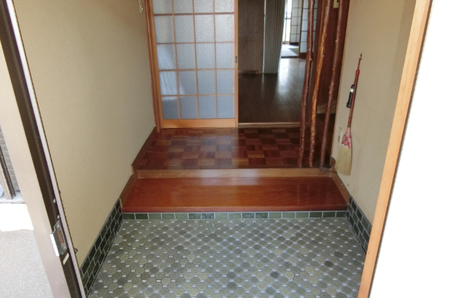 貸戸建 大垣市荒尾町の玄関写真