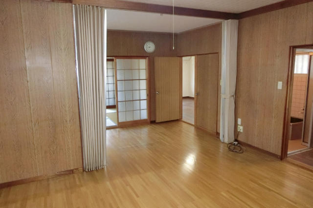 貸戸建 大垣市荒尾町の居間写真