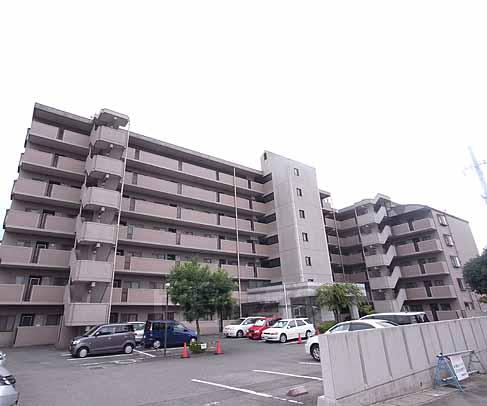 建物外観　ガレージ１台２年間無料キャンペーン中！